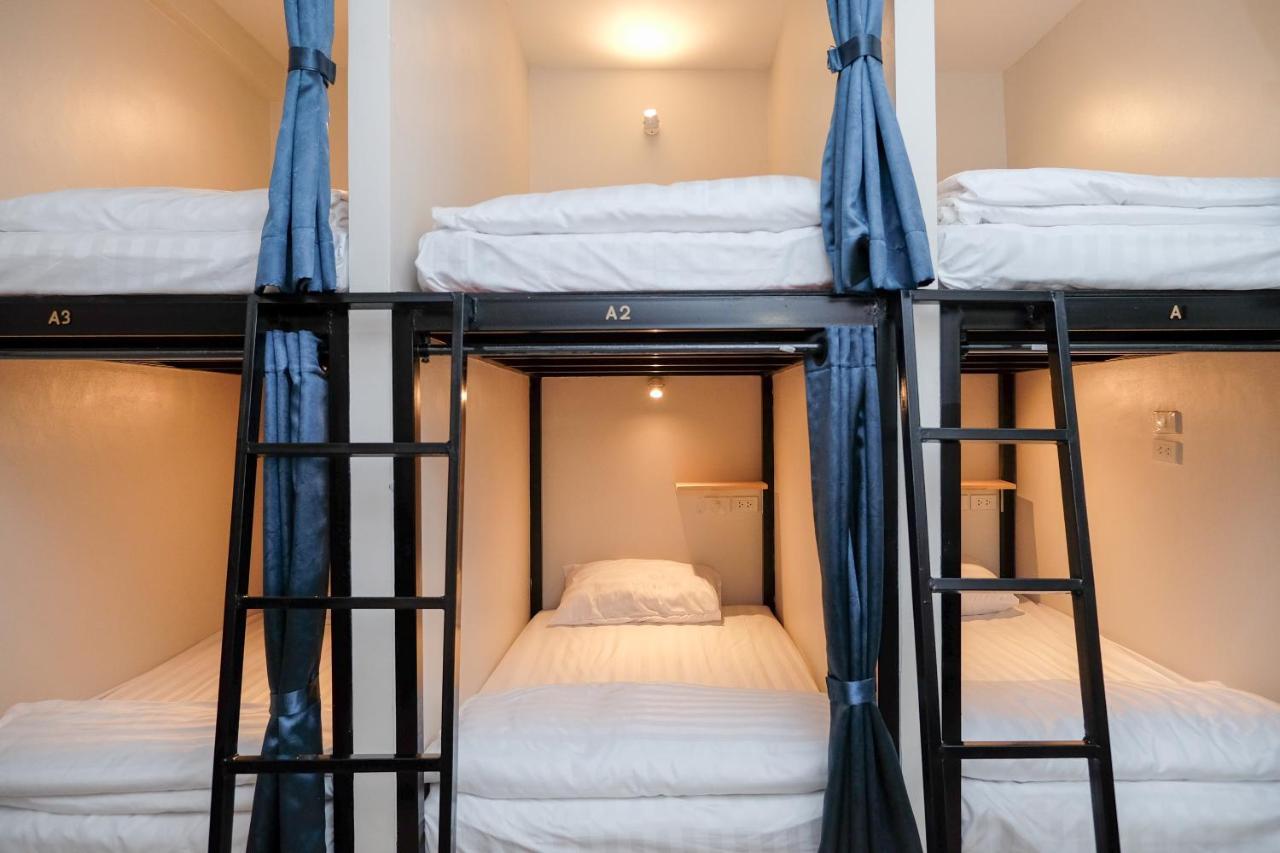 Delta 9 Hostel Бангкок Экстерьер фото